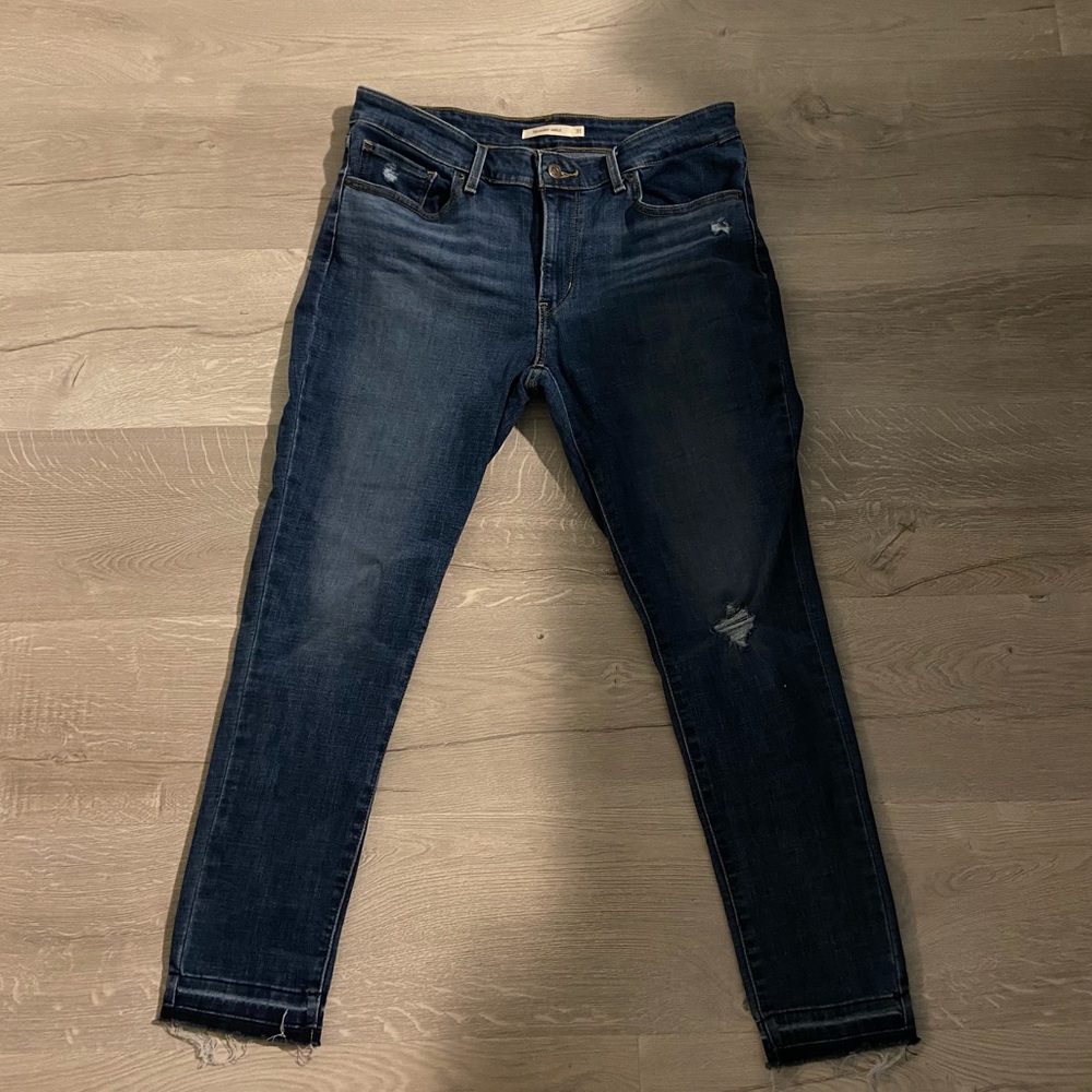Levis 711 skinny ankle jeans